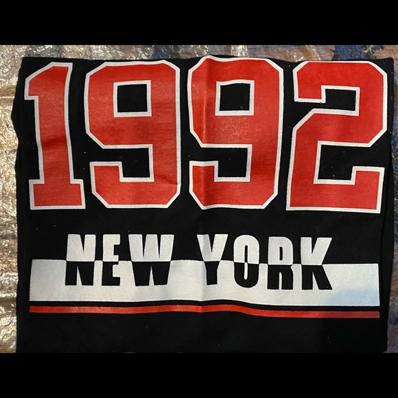 A black t-shirt - Picture 3 of 3